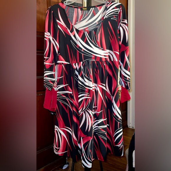 R&B Collections Brand Red and Black 3/4 sleeves dress. Size large - Picture 2 of 5